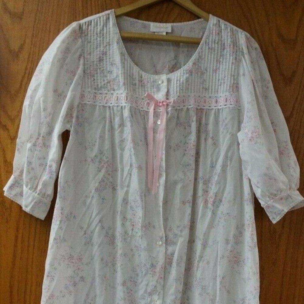 Vintage  Barbizon Nightgown Robe Button Up Short Sleeve Medium M White Roses